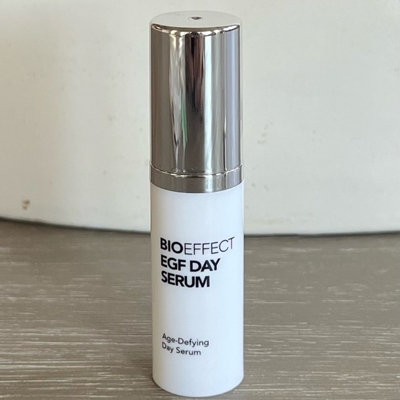 BIOEFFECT Flawless Radiance Trio Serum, Exfoliator, Cleansing Water Travel Size - Picture 3 of 7